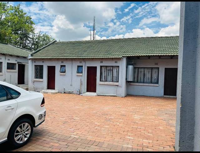 27 BEDROOM HOUSE FOR SALE IN DELVILLE